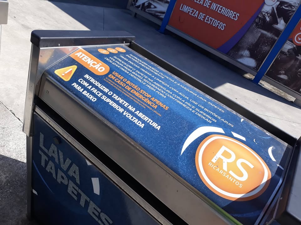 Removemos os velhos e aplicamos os novos! :D Renovamos a imagem do Centro de lavagem RS em