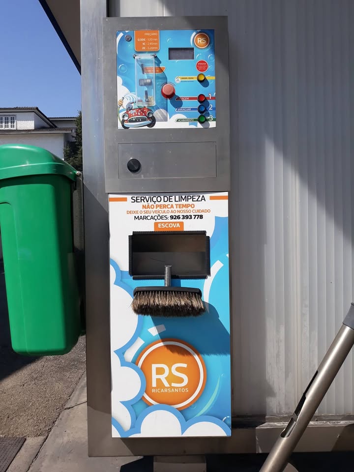 Removemos os velhos e aplicamos os novos! :D Renovamos a imagem do Centro de lavagem RS em