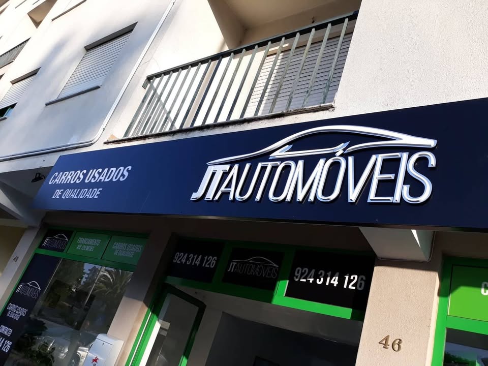 Elaboração de 2 reclamos luminosos . JT AUTOMÓVEIS – Seia. Para estas e mais ofertas consu