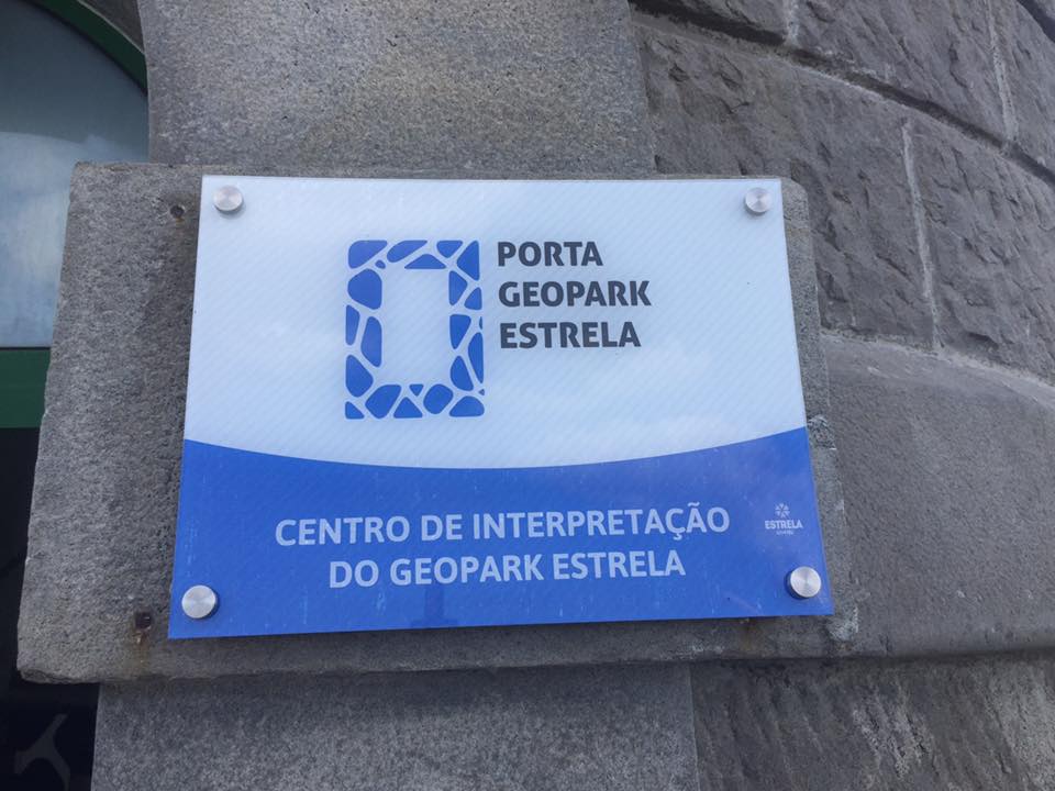 Hoje estamos no topo mais alto de Portugal Continental. Na nossa Serra da Estrela a identi