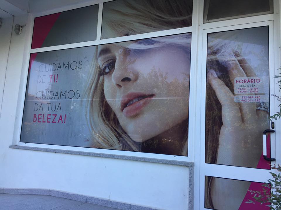 Hoje estamos em modo Rosa. Decoração de espaço comercial -TONS DE ROSA CABELEIREIRO E ESTÉ