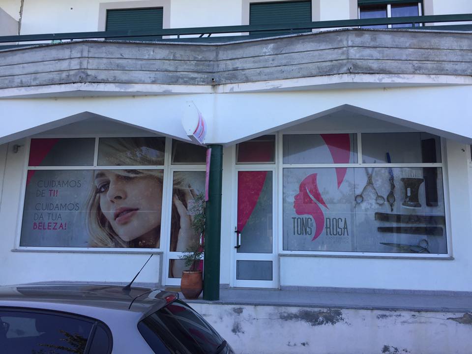 Hoje estamos em modo Rosa. Decoração de espaço comercial -TONS DE ROSA CABELEIREIRO E ESTÉ