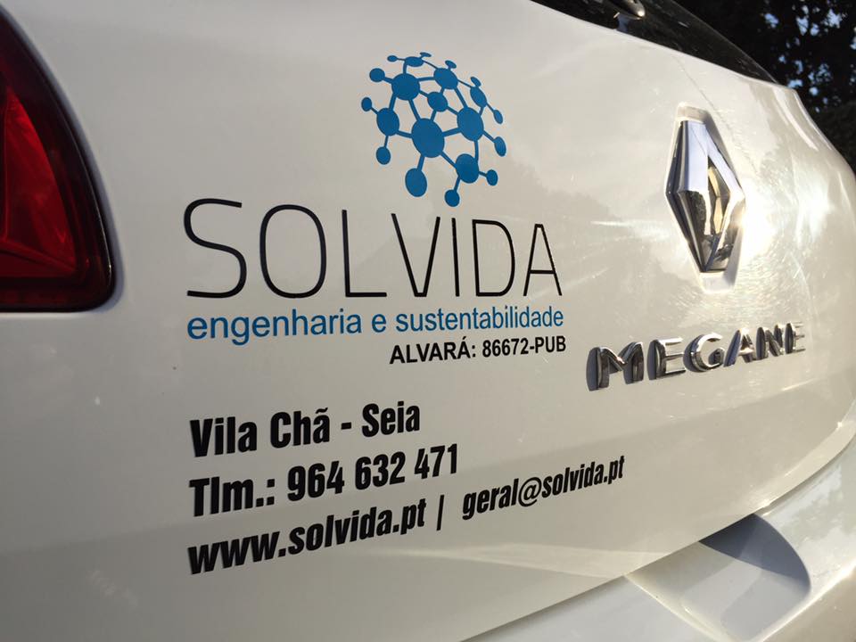Decoração de viatura SOLVIDA – engenharia e sustentabilidade.