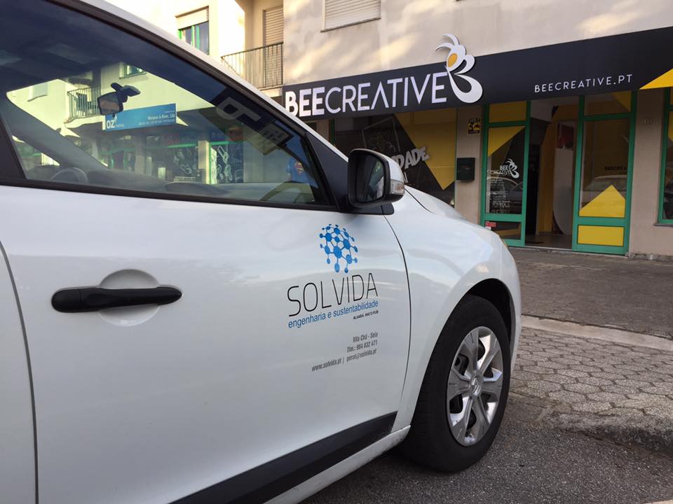 Decoração de viatura SOLVIDA – engenharia e sustentabilidade.