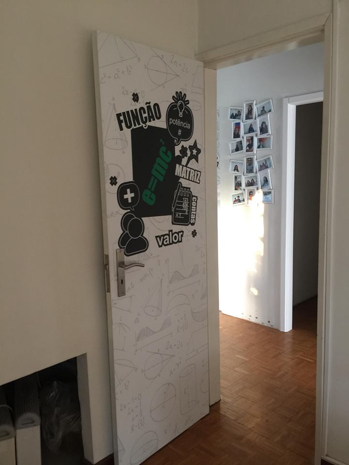 Decoração de interiores (portas) – MENTE FLUORESCENTE – SEIA