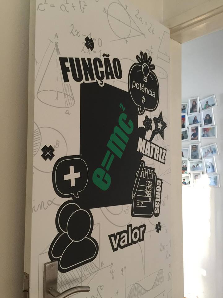 Decoração de interiores (portas) – MENTE FLUORESCENTE – SEIA