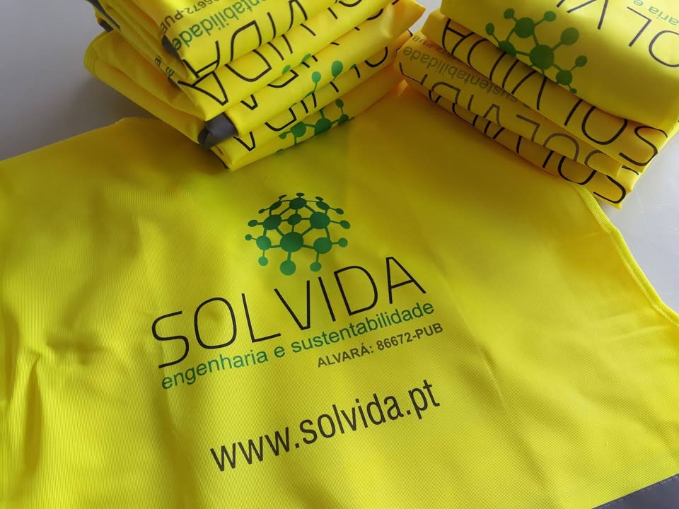 Personalização de coletes refletores para o cliente – SOLVIDA – Engenharia e Sustentabilid