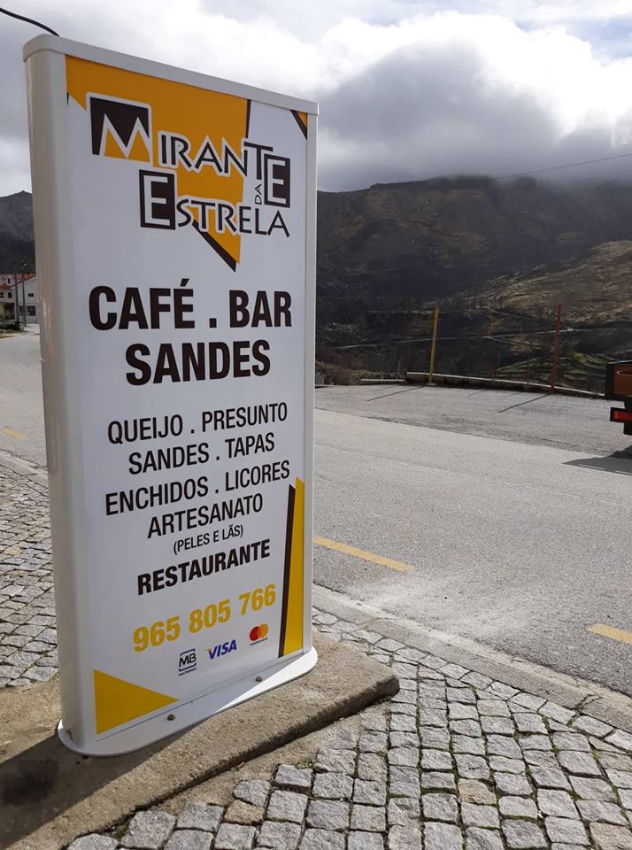 Estrutura de Totem luminoso 120×210 cm + personalização de acrílicos – MIRANTE DA ESTRELA