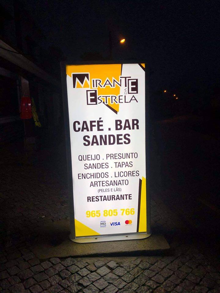 Estrutura de Totem luminoso 120×210 cm + personalização de acrílicos – MIRANTE DA ESTRELA