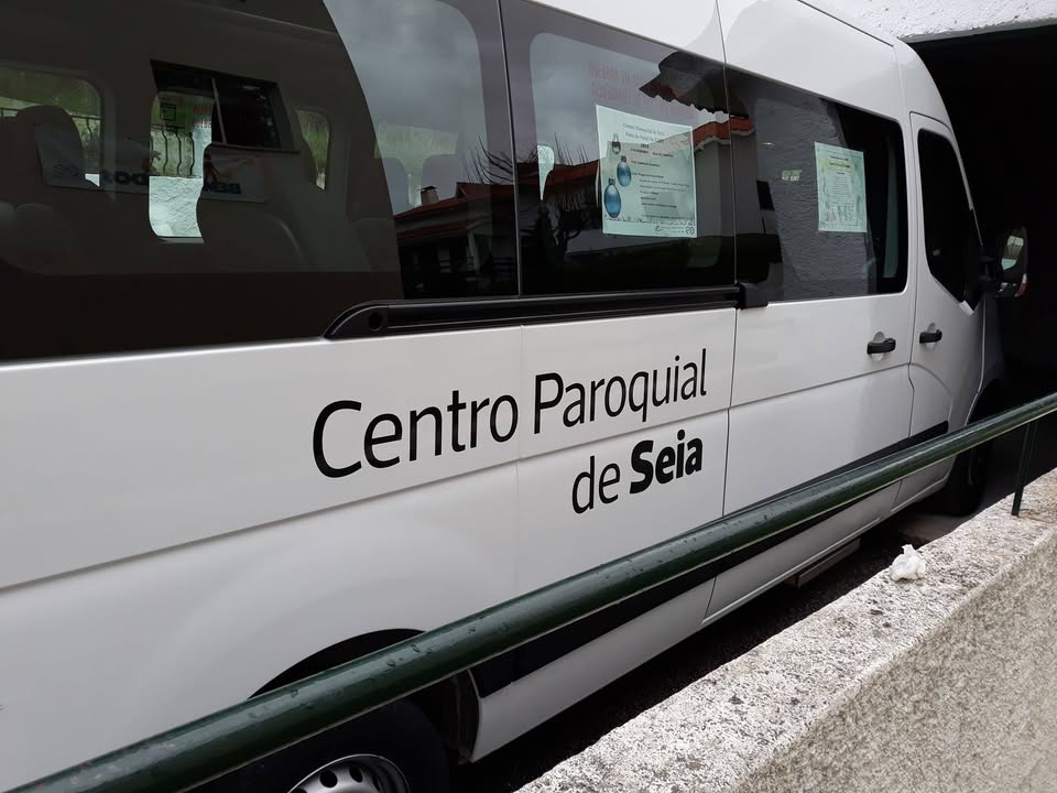 Decoração de viatura – CENTRO PAROQUIAL DE SEIA.