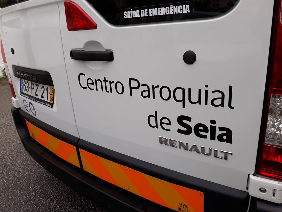 Decoração de viatura – CENTRO PAROQUIAL DE SEIA.