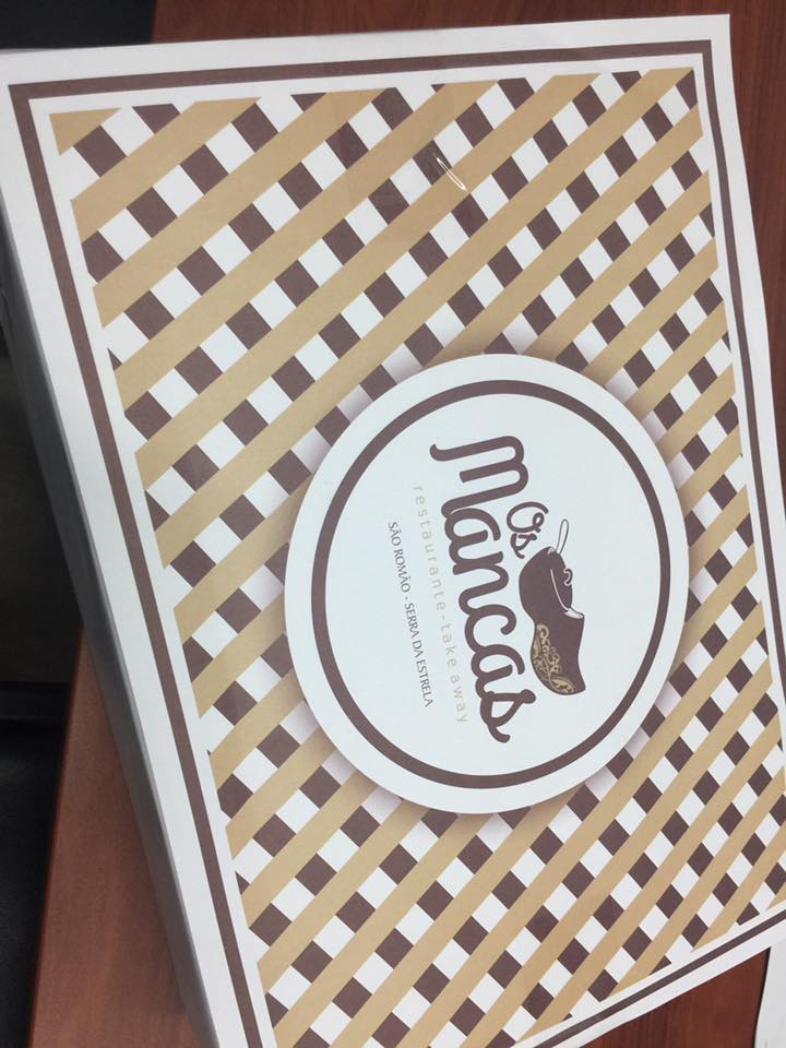Desenvolvimento de logótipo, decoração de montras, reclamos luminosos, individuais de refe