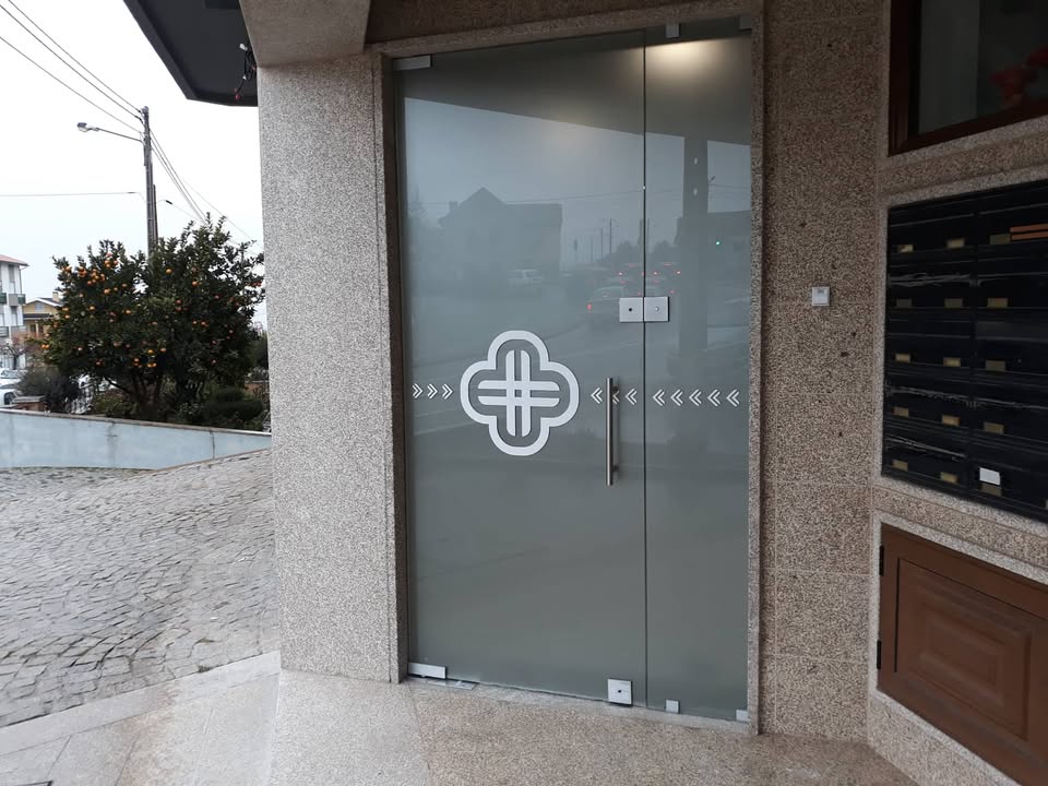 Decoração de espaço – Farmácia Nova D’Oliveira – Oliveira do Hospital.