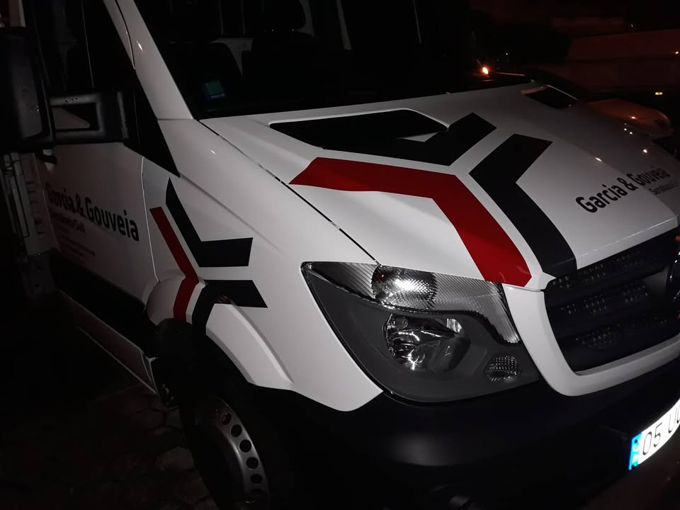 Decoração de frota automóvel – GARCIA & GOUVEIA – SERRALHARIA CIVIL – Folgosa da Madalena,