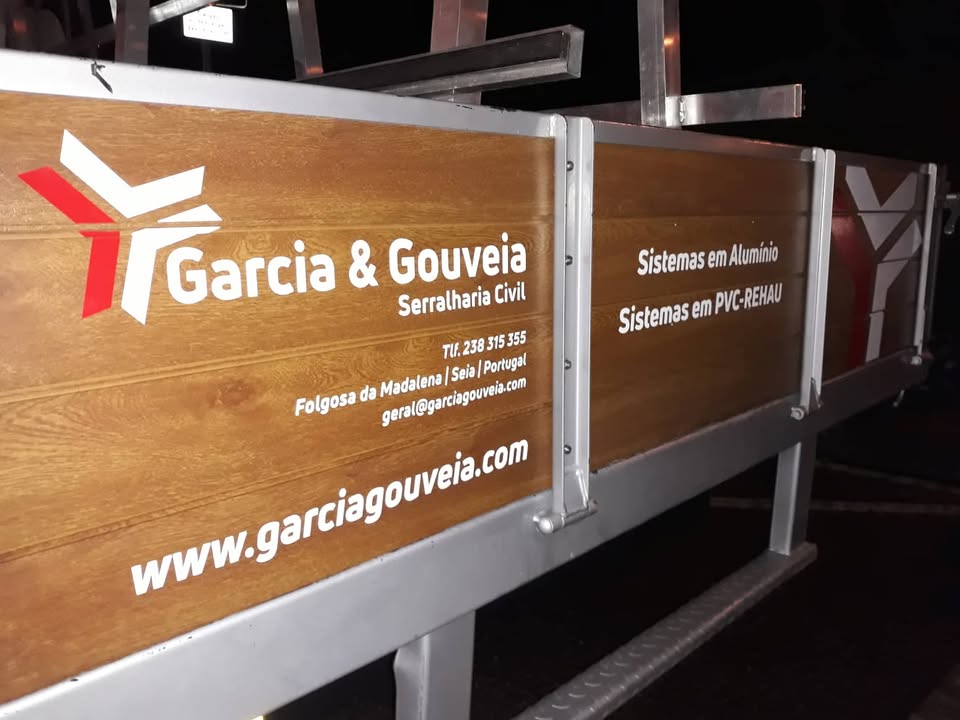 Decoração de frota automóvel – GARCIA & GOUVEIA – SERRALHARIA CIVIL – Folgosa da Madalena,