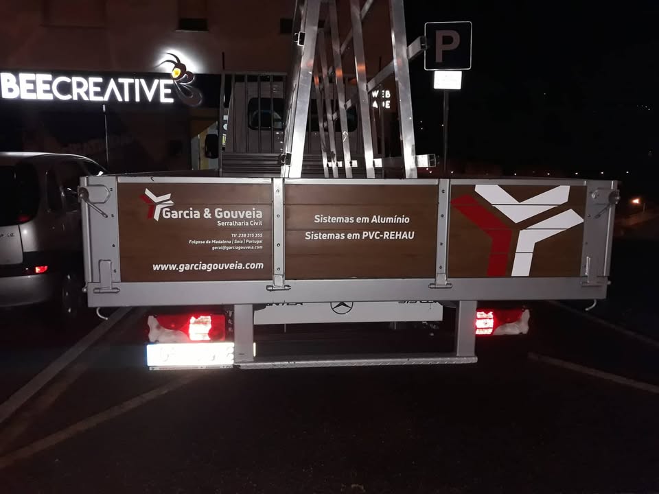Decoração de frota automóvel – GARCIA & GOUVEIA – SERRALHARIA CIVIL – Folgosa da Madalena,