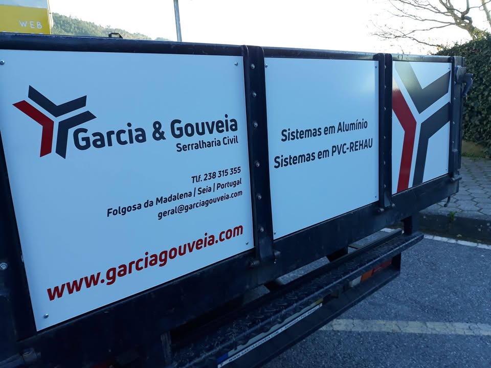 Decoração de frota automóvel – GARCIA & GOUVEIA – SERRALHARIA CIVIL – Folgosa da Madalena,