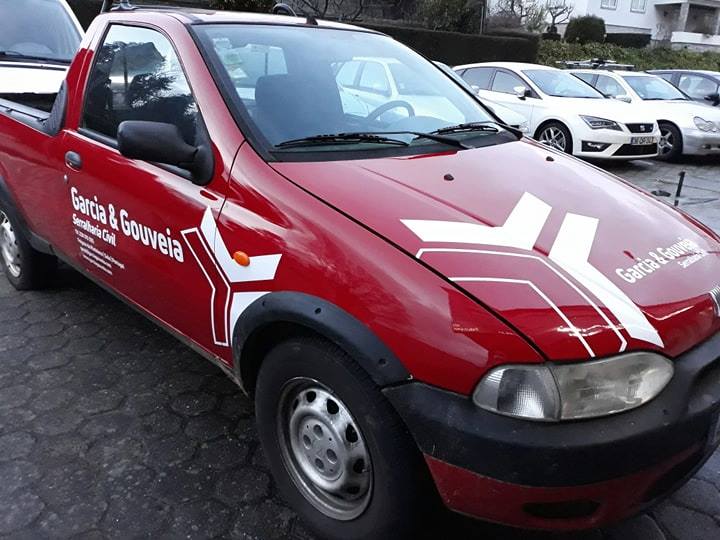 Decoração de frota automóvel – GARCIA & GOUVEIA – SERRALHARIA CIVIL – Folgosa da Madalena,