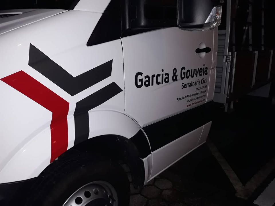 Decoração de frota automóvel – GARCIA & GOUVEIA – SERRALHARIA CIVIL – Folgosa da Madalena,