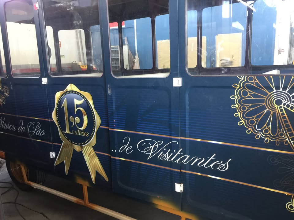 Um trabalho com a assinatura BEECREATIVE. Decoração integral de comboio MUSEU DO PÃO – SEI