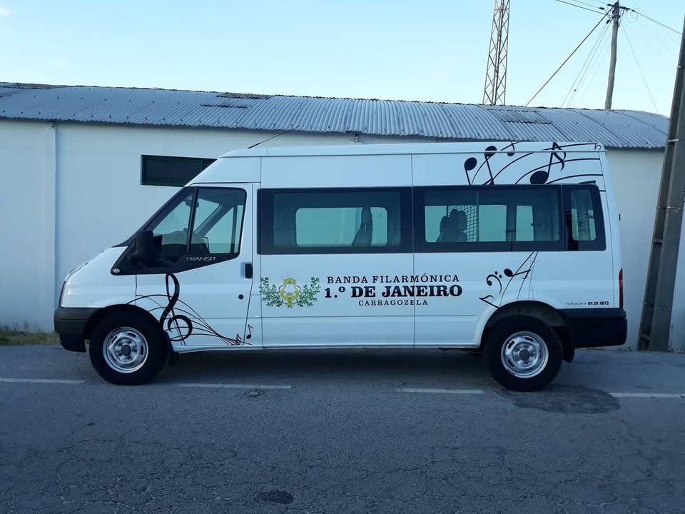 Decoração de viatura BANDA FILARMÓNICA 1.º DE JANEIRO – CARRAGOZELA