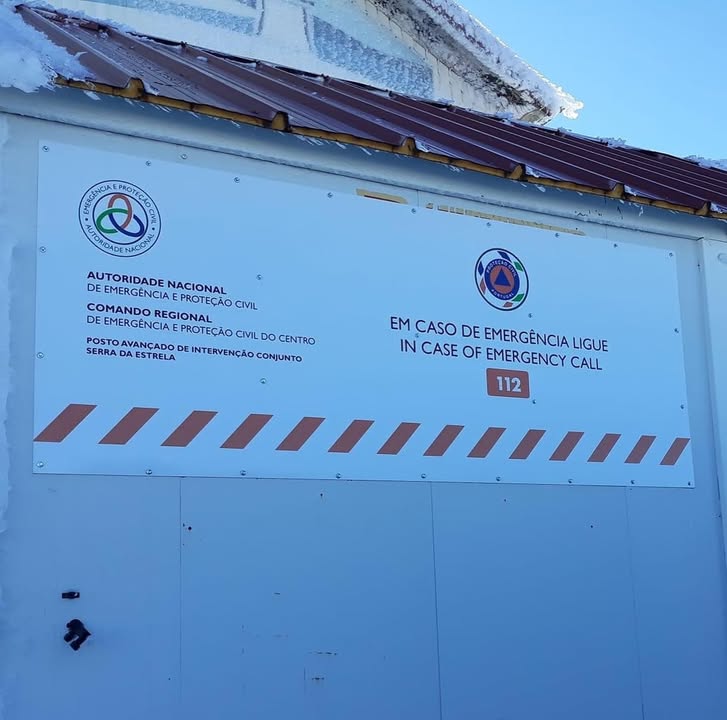 Aplicação de placas identificativas Autoridade Nacional de Emergência e Proteção Civil. Se