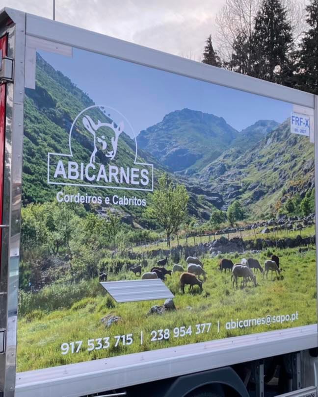 Decoração de viatura para o cliente ABICARNES – Valezim.
