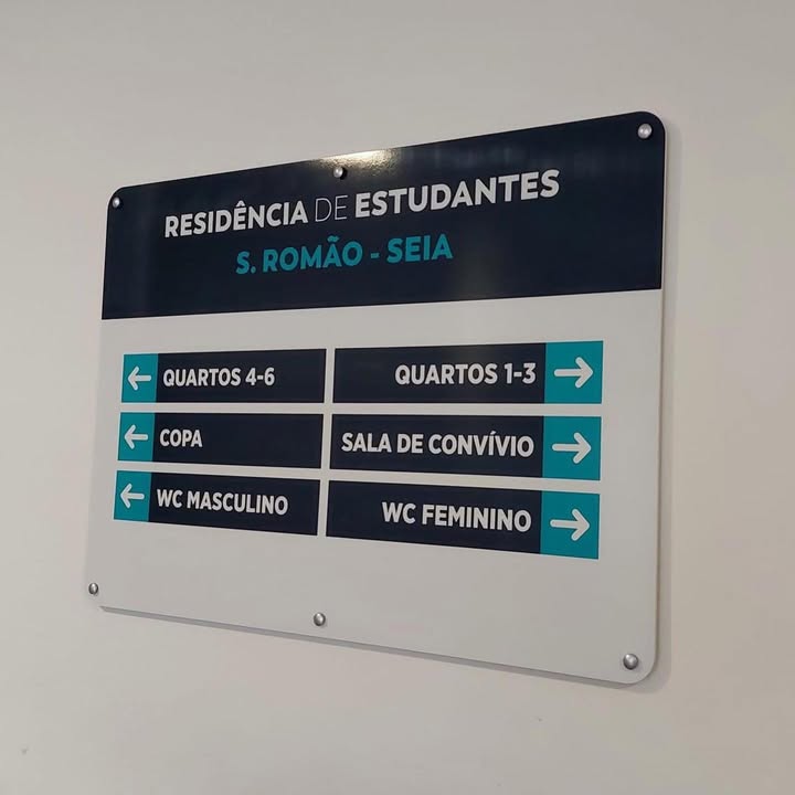 Produção de sinalética identificativa e para o cliente ESCOLA EVARISTO NOGUEIRA – São Romã