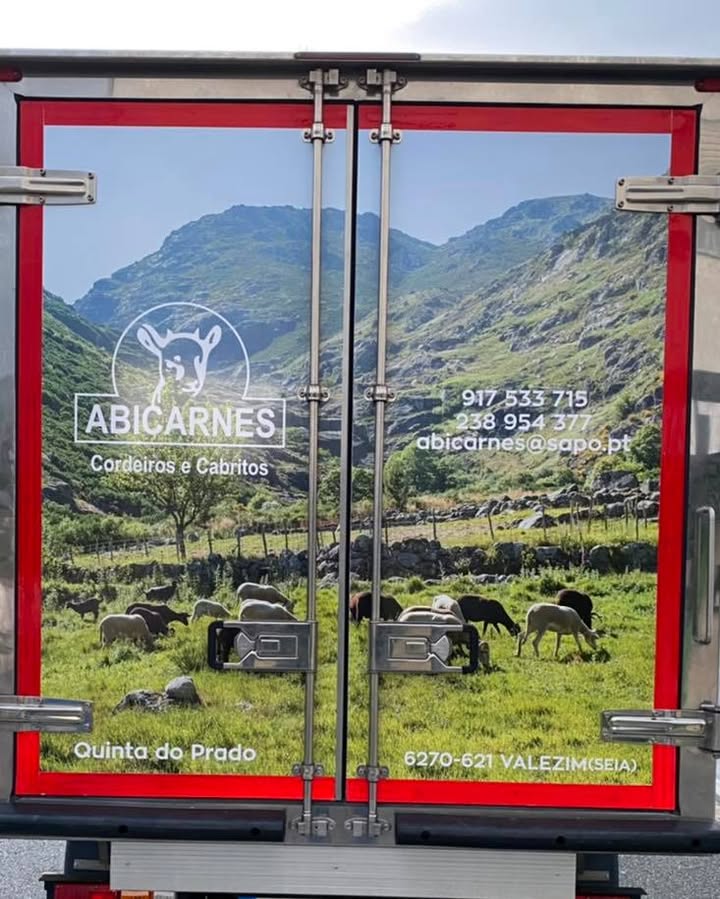 Decoração de viatura para o cliente ABICARNES – Valezim.