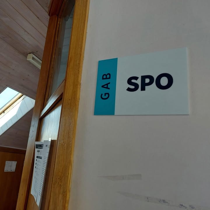 Produção de sinalética identificativa e para o cliente ESCOLA EVARISTO NOGUEIRA – São Romã