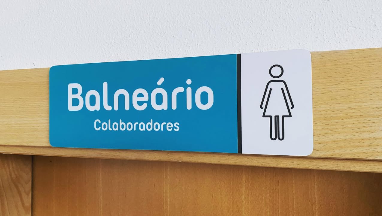 Identificação interior e exterior da EPABI – ESCOLA PROFISSIONAL DE ARTES DA COVILHÃ. Saib
