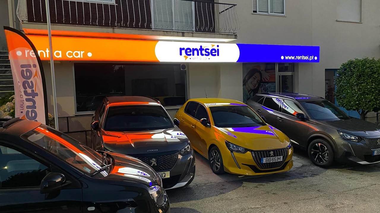A nova marca que abre hoje portas em Seia. Rentsei – Rent a Car, escolheu a Beecreative pa