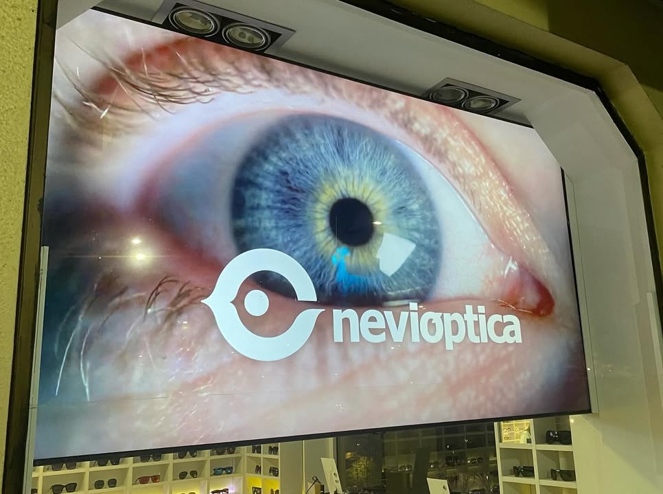 Aplicação de screen media para o nosso cliente NEVIOPTICA. A era digital com impacto, irre