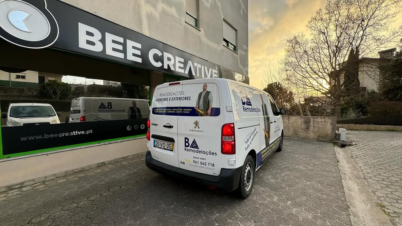 Decoração e design de viatura para a empresa BA Remodelações. Saiba mais em Beecreative.pt