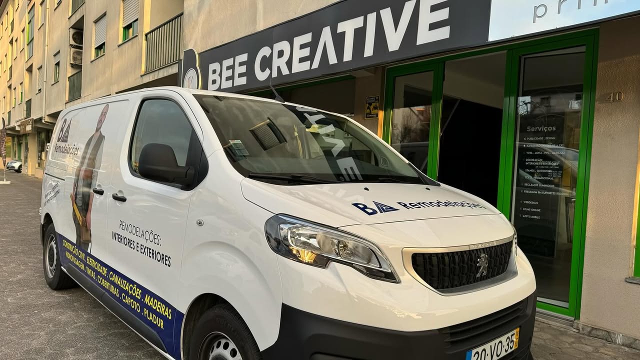 Decoração e design de viatura para a empresa BA Remodelações. Saiba mais em Beecreative.pt