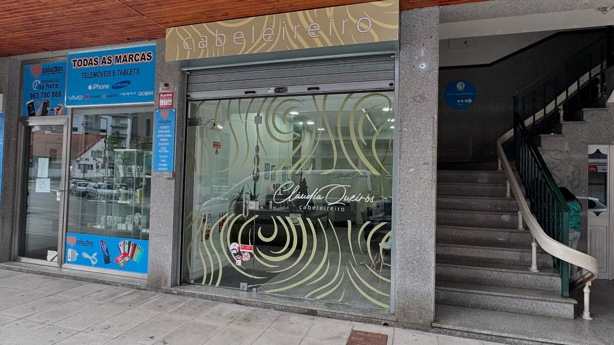 Um espaço com assinatura da BEECREATIVE. Cláudia Queirós Cabeleireiro em Seia. Decoração d