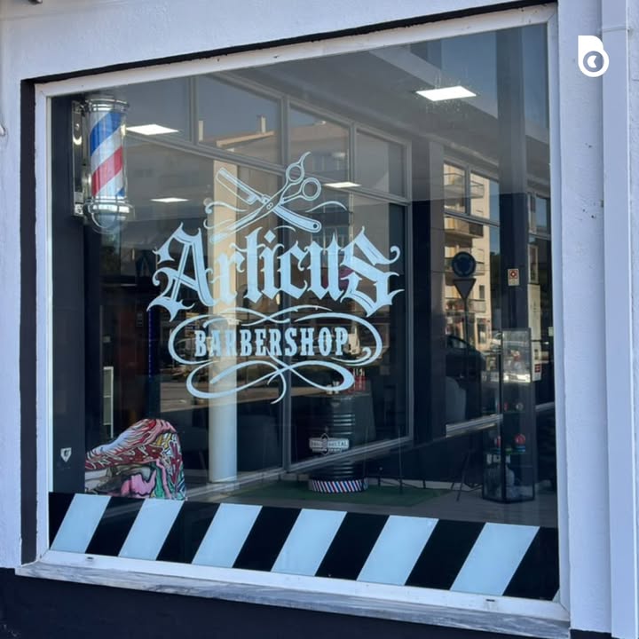 Na Articus costumam trabalhar com tesouras e máquinas de cortar cabelo. Nós aparecemos com